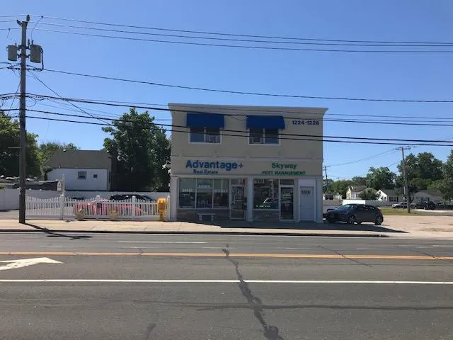 $1,750 | 1224 Montauk, Copiague, NY 11762