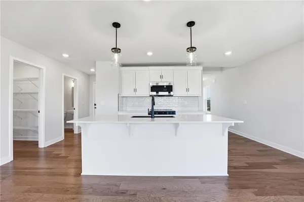 $310,995 | 1401 South 4th Street East, Louisburg, KS 66053