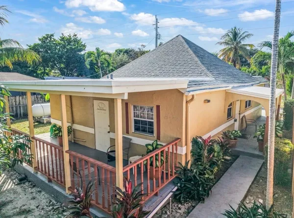 $790,000 | 117 Southwest 1st Avenue, Hallandale Beach, FL 33009