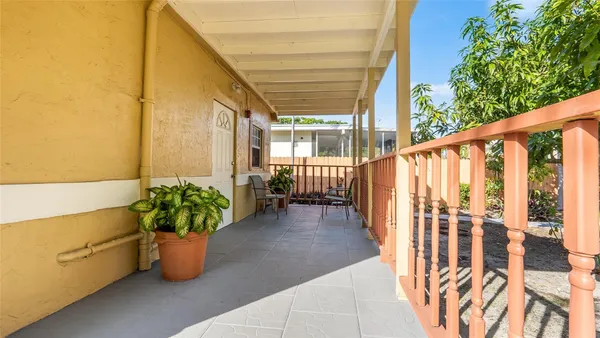 $790,000 | 117 Southwest 1st Avenue, Hallandale Beach, FL 33009