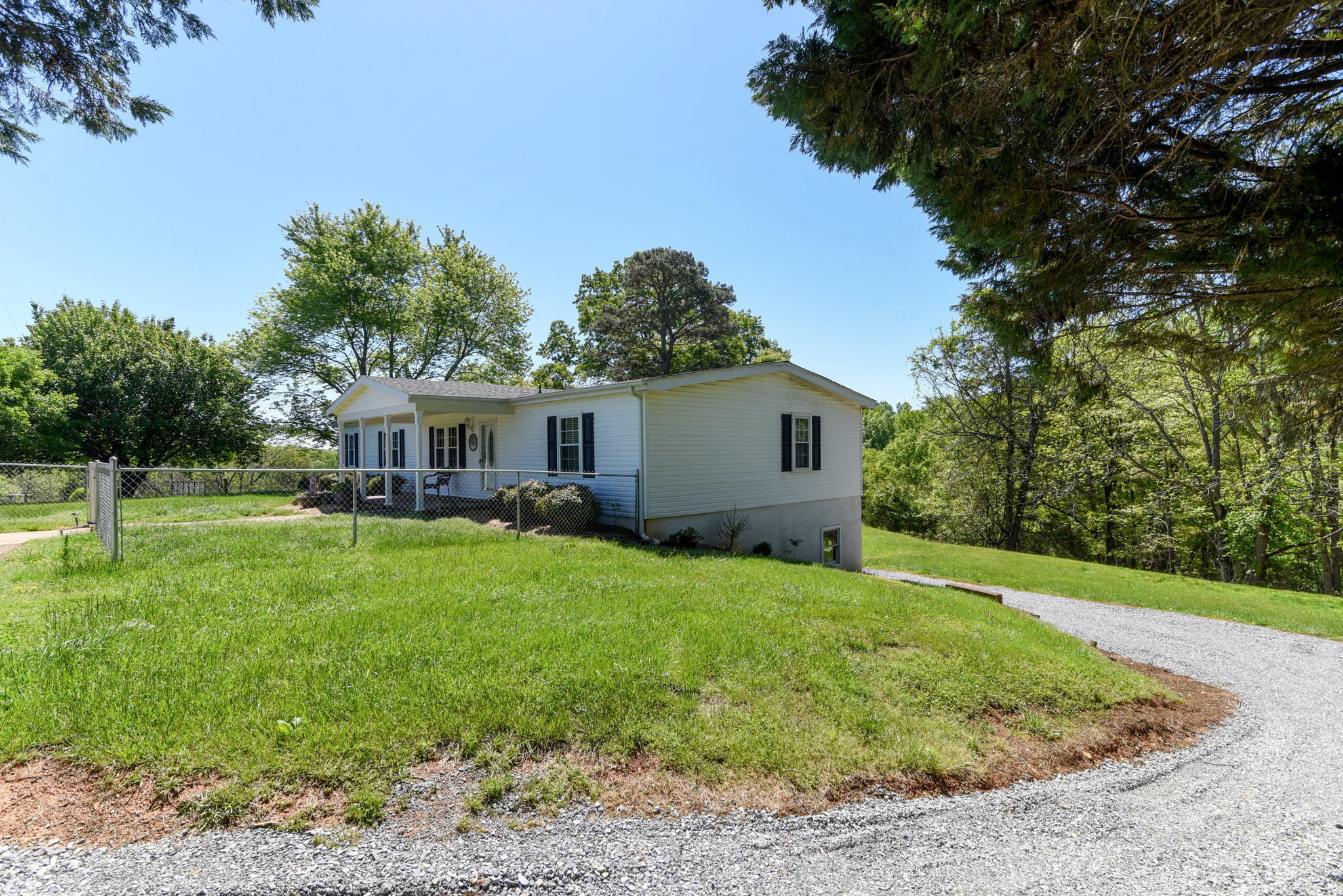 1667 Arthur Road Bedford, VA 24523 - Photo 6 of 72 36-web-or-mls-1667 Arthur Rd_-36