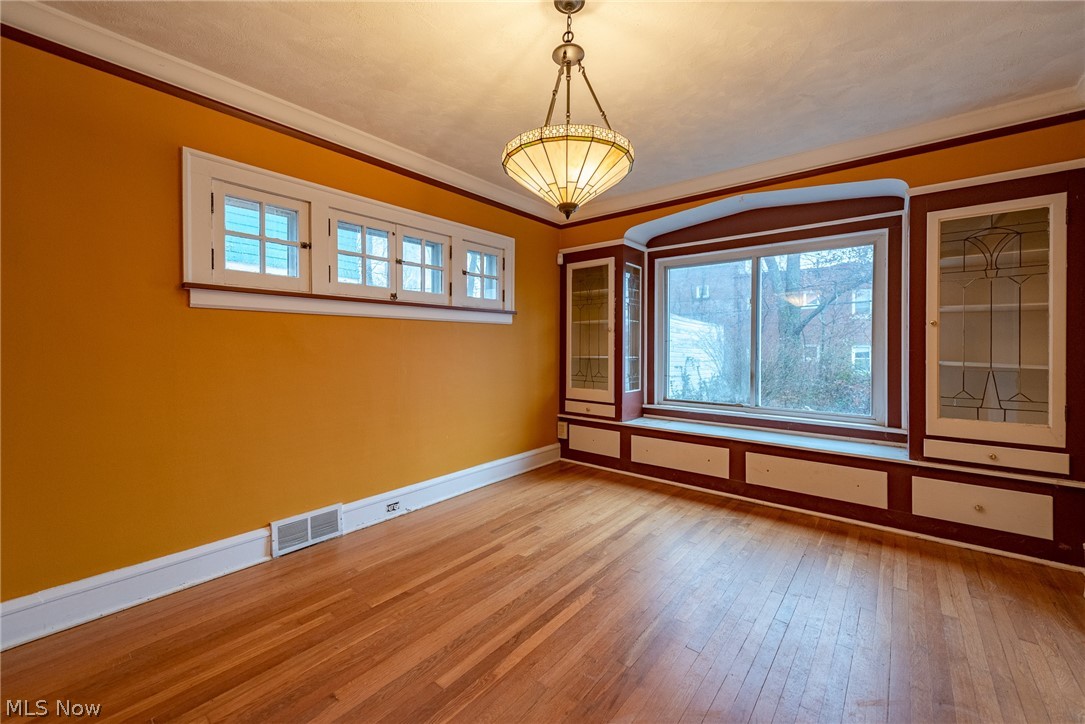 3216 Tullamore Road Cleveland, OH 44118 - Photo 9 of 20
