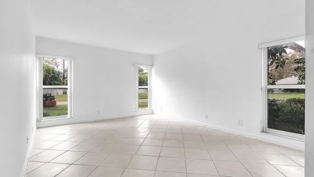 $290,000 | 6125 Old Court Road, Unit 133, Boca Raton, FL 33433