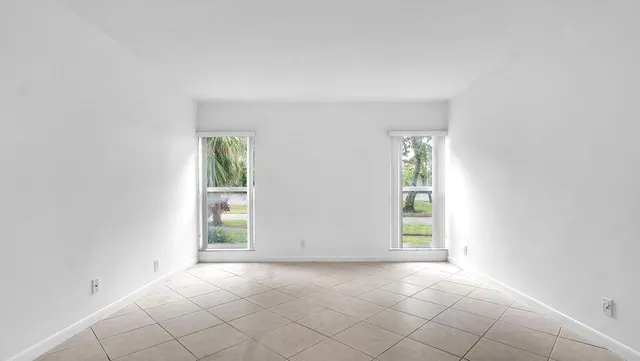 $290,000 | 6125 Old Court Road, Unit 133, Boca Raton, FL 33433