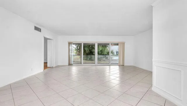 $290,000 | 6125 Old Court Road, Unit 133, Boca Raton, FL 33433
