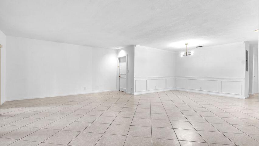 6125 Old Court Road, Unit 133 Boca Raton, FL 33433 - Photo 6 of 32 Dining Room