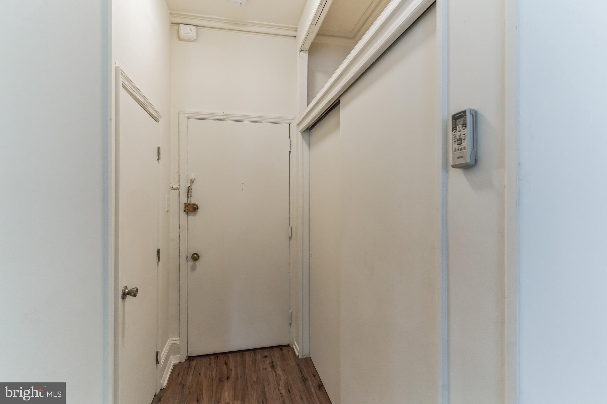 404 South 22nd Street, Unit 2R Philadelphia, PA 19146 - Photo 4 of 17