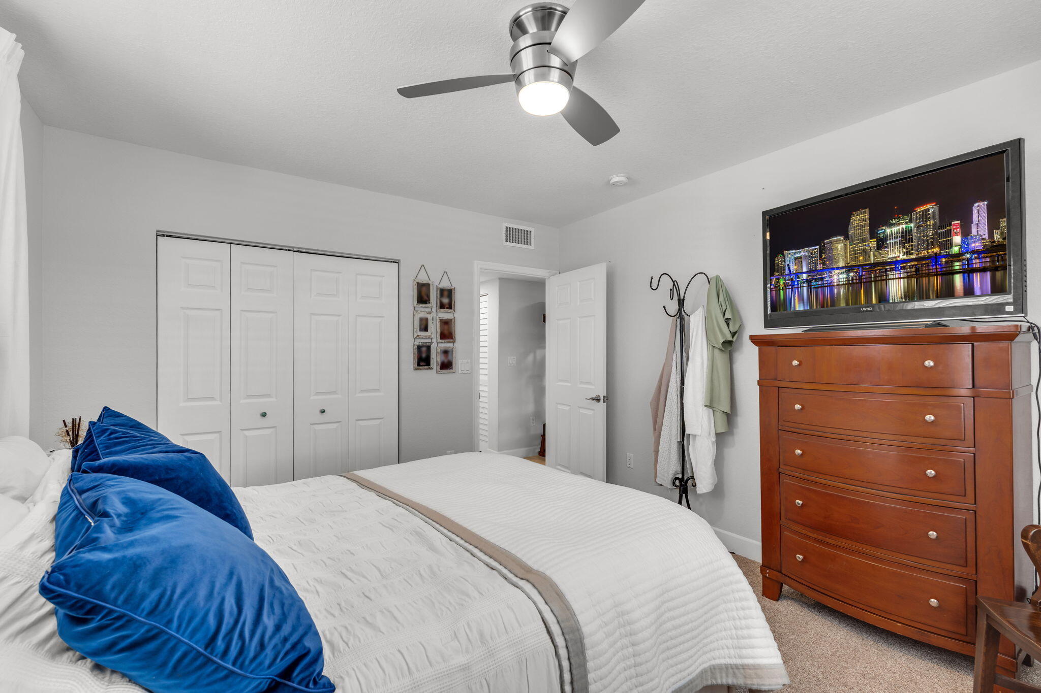 24 Mutiny Place Key Largo, FL 33037 - Photo 35 of 69 a bedroom with a bed and a walk in closet