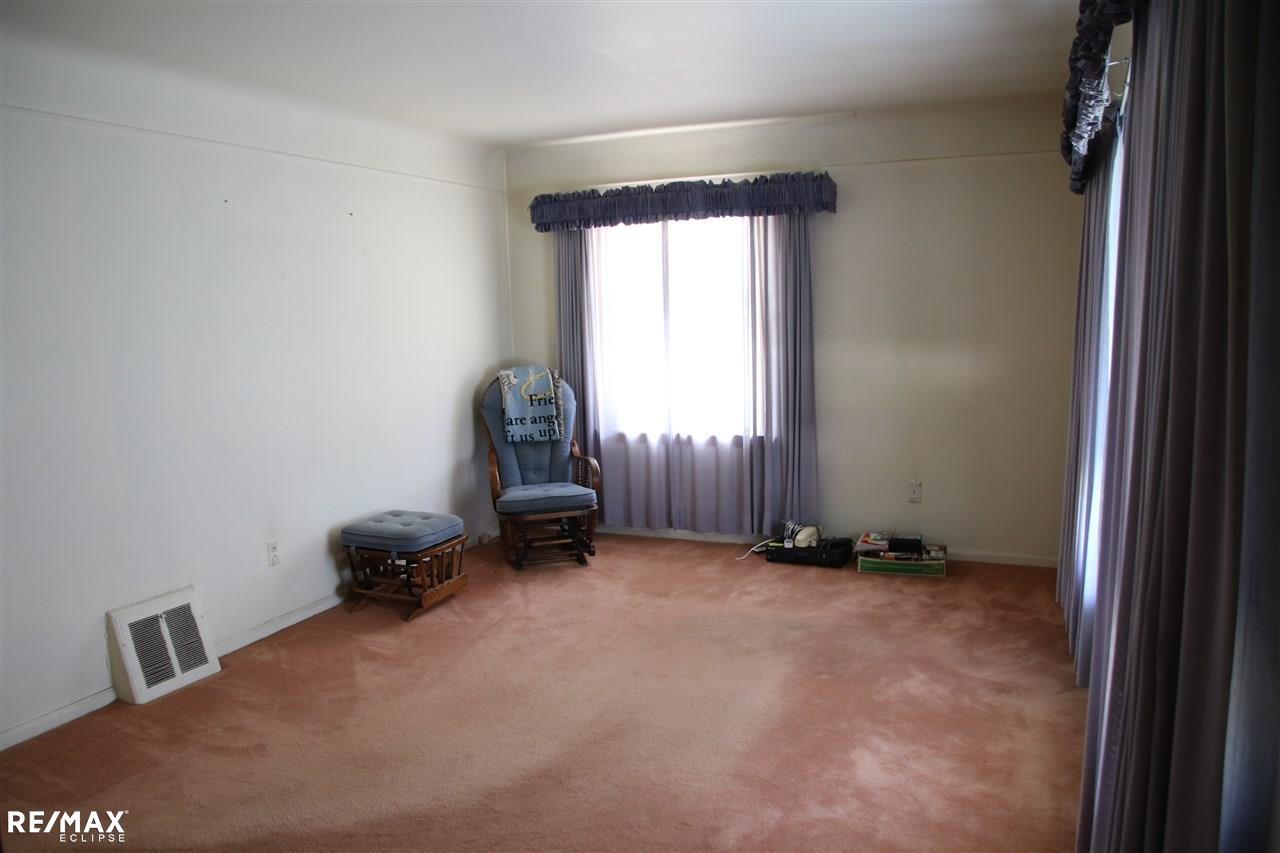1499 Hampton Road Mount Clemens, MI 48043 - Photo 2 of 14 Living Room