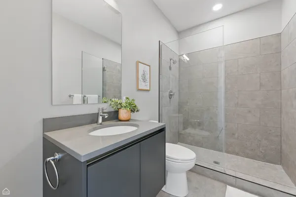 $8,000 | 146 West Erie Street, Unit 403, Chicago, IL 60654