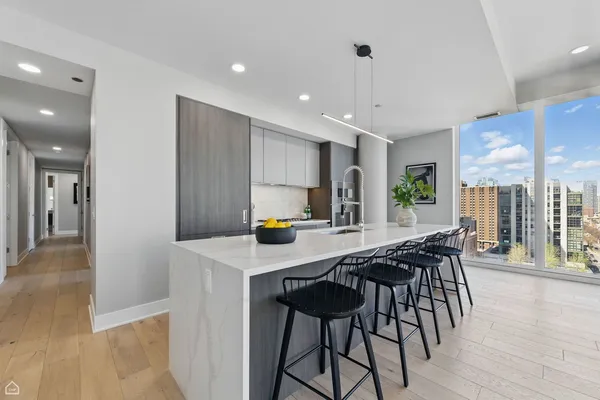 $8,000 | 146 West Erie Street, Unit 403, Chicago, IL 60654