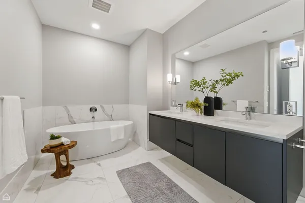 $8,000 | 146 West Erie Street, Unit 403, Chicago, IL 60654