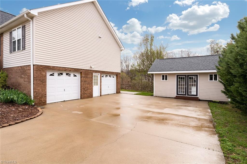 6104 Old Plank Road High Point, NC 27265 - Photo 3 of 30 Gallery Image 3