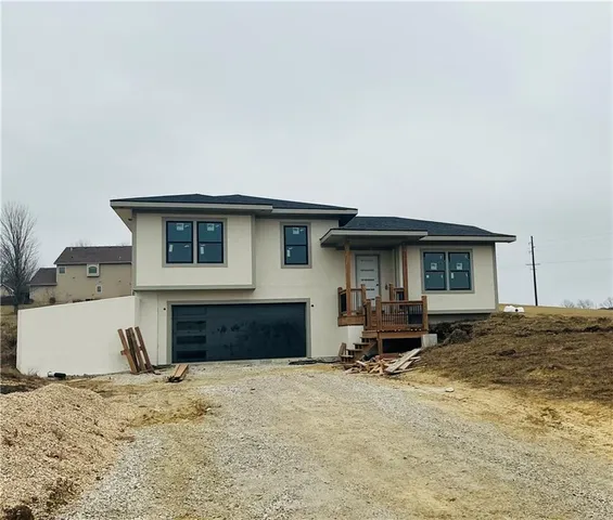 $489,000 | 70 Fairview Drive, Ottawa, KS 66067