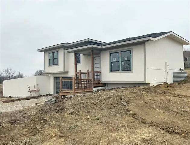 $489,000 | 70 Fairview Drive, Ottawa, KS 66067
