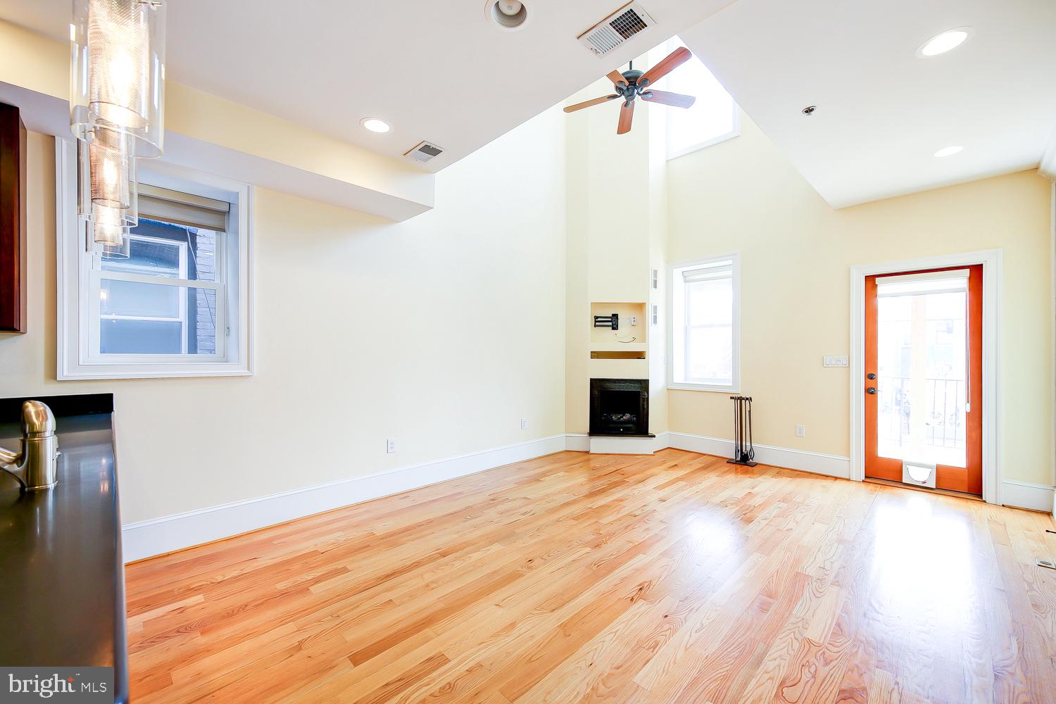 629 4th Street Northeast, Unit 3 Washington, DC 20002 - Photo 9 of 30