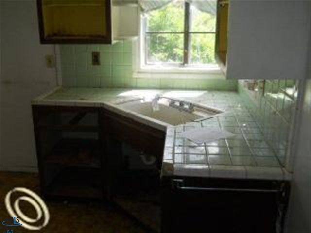29997 Spring Arbor Drive Inkster, MI 48141 - Photo 7 of 7 31108669-6.JPG
