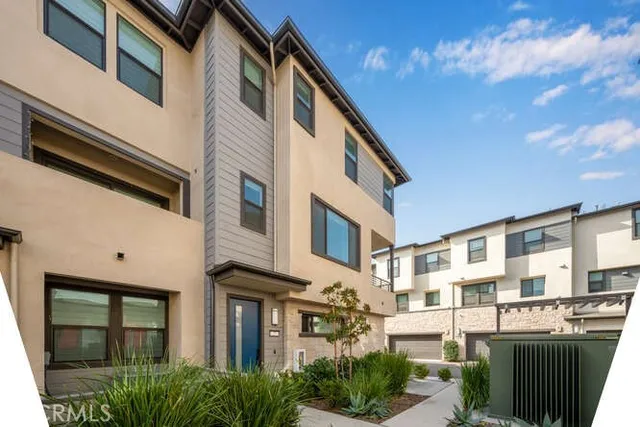 $770,000 | 2955 West Lincoln Avenue, Unit 7, Anaheim, CA 92801