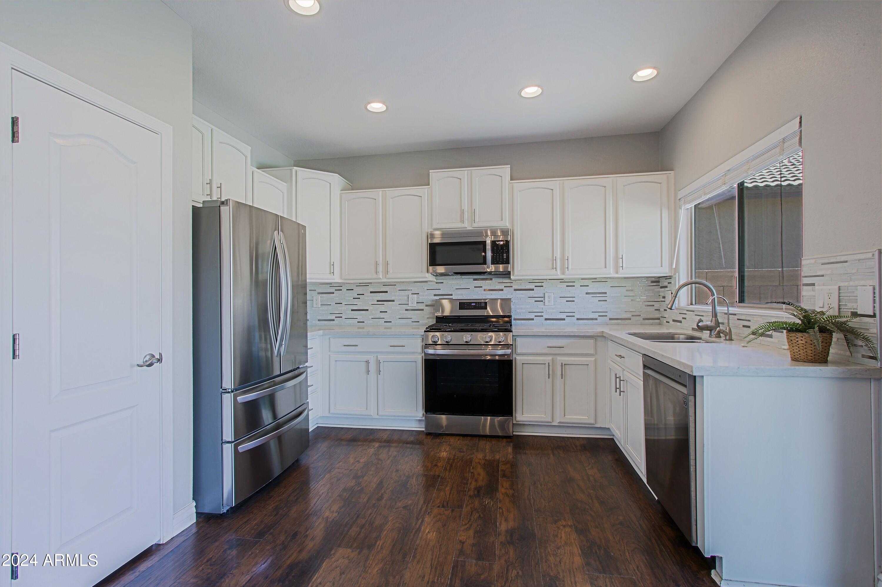 44208 Rhinestone Road Maricopa, AZ 85139 - Photo 10 of 63 Kitchen 2