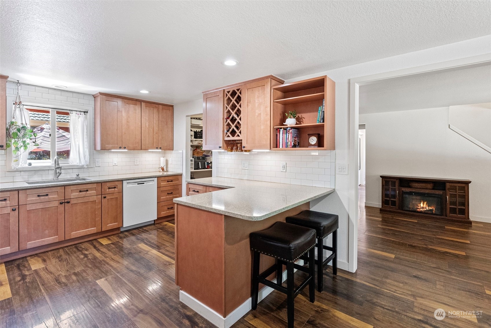 7050 Northeast Elfendahl Pass Road Belfair, WA 98528 - Photo 5 of 33 Gallery Image 5