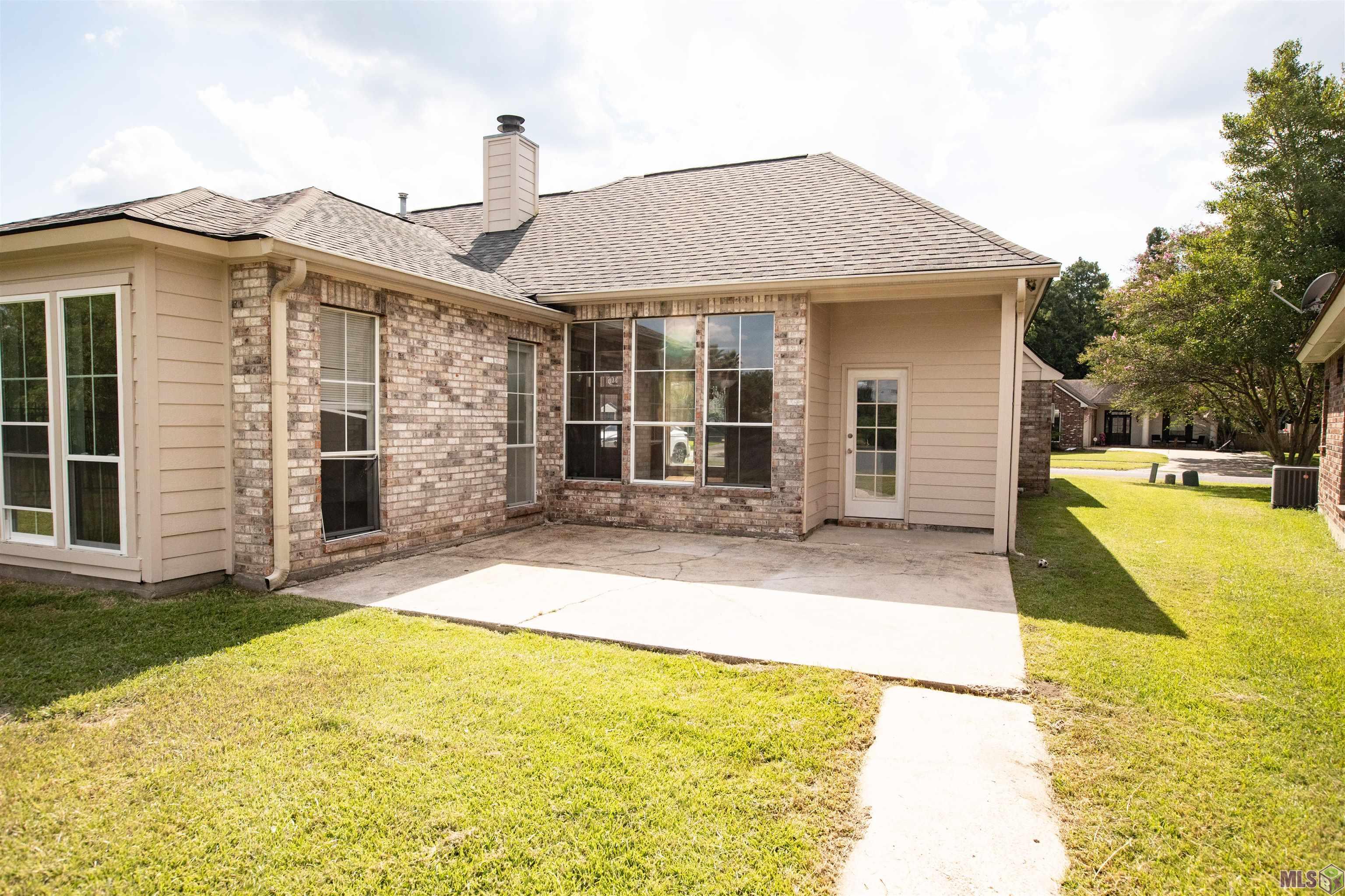 1335 Springlake Drive Baton Rouge, LA 70810 - Photo 4 of 26