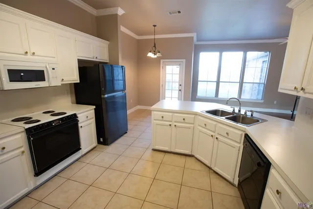 $329,900 | 1335 Springlake Drive, Baton Rouge, LA 70810