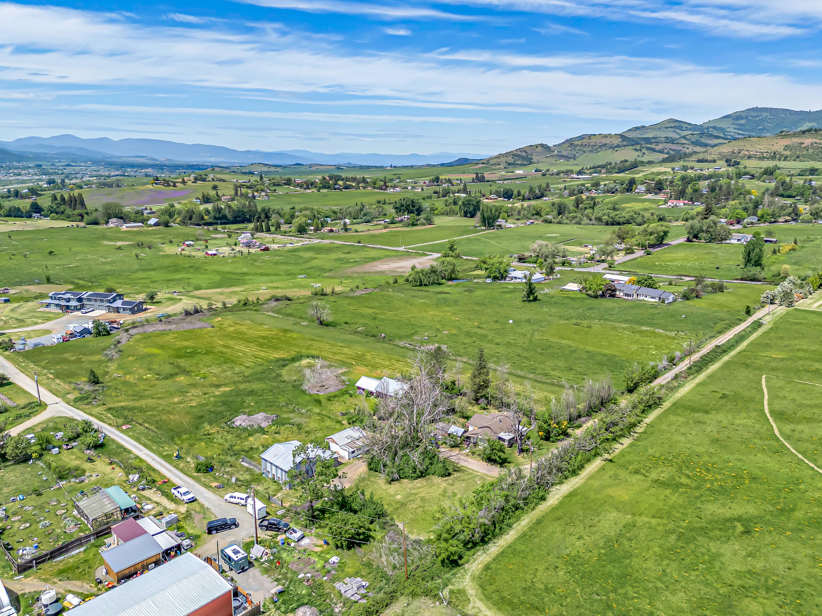 560 East Valley View Road Ashland, OR 97520 - Photo 3 of 10 western view