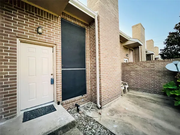 $1,550 | 13892 Hollowgreen Drive, Unit 82/805, Houston, TX 77082