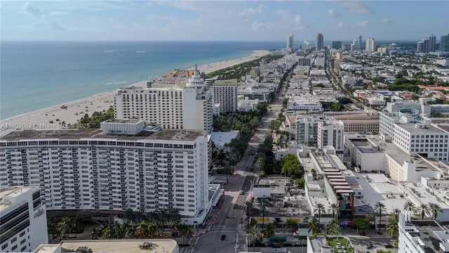 $3,900 | 100 Lincoln Road, Unit 323, Miami Beach, FL 33139