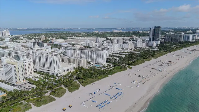 $3,900 | 100 Lincoln Road, Unit 323, Miami Beach, FL 33139