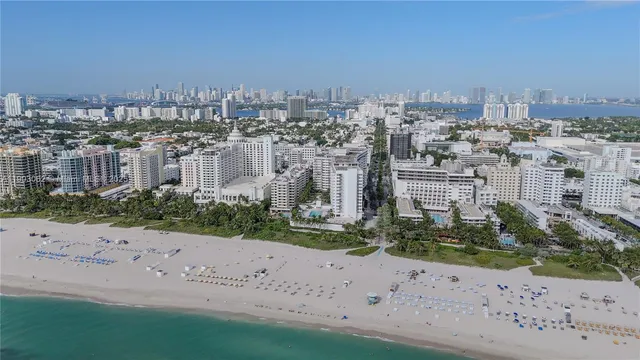 $3,900 | 100 Lincoln Road, Unit 323, Miami Beach, FL 33139