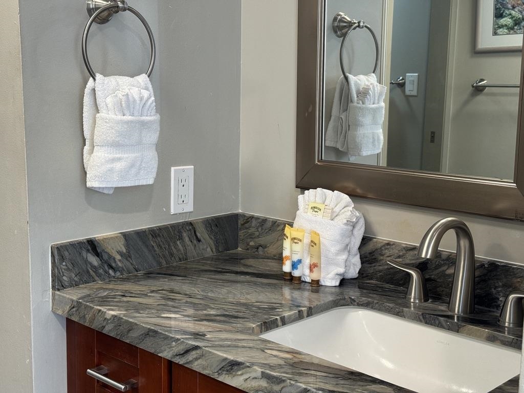 4327 Lower Honoapiilani Road, Unit 201B Lahaina, HI 96761 - Photo 12 of 26 a living room with furniture