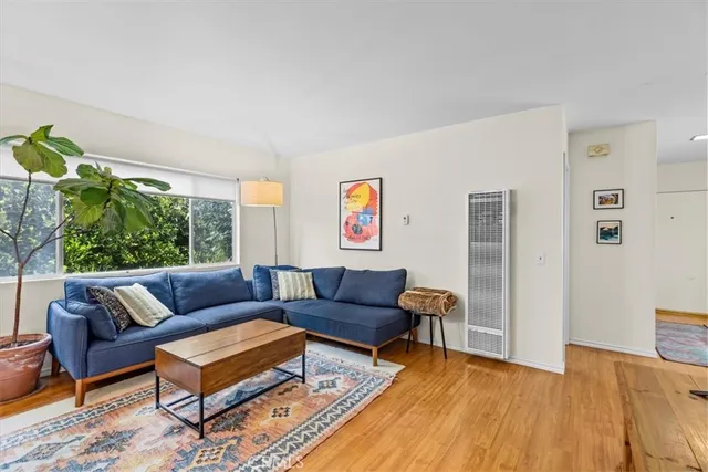 $6,500 | 1257 10th Street, Hermosa Beach, CA 90254