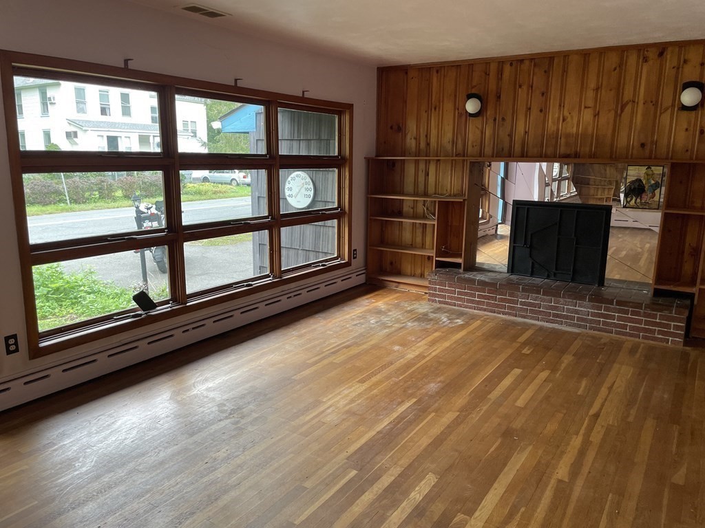 109 Chestnut Street Amherst, MA 01002 - Photo 4 of 42 Gallery Image 4