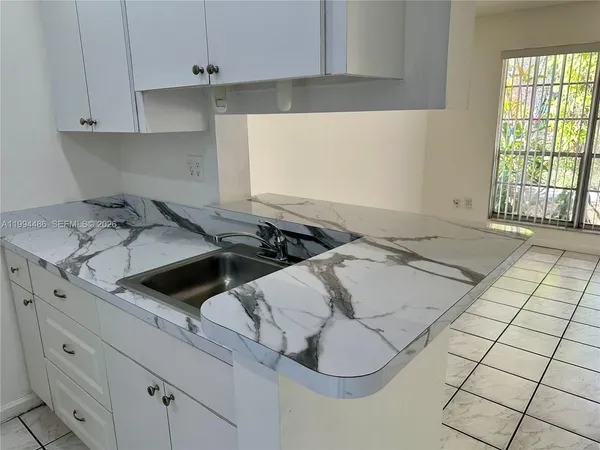 $1,750 | 10764 North Kendall Drive, Unit I1, Miami, FL 33176