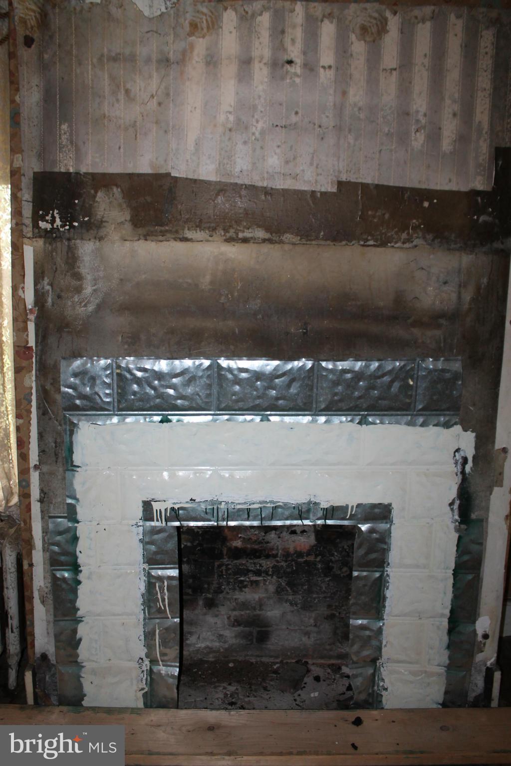 401 Henry Clay Street Harpers Ferry, WV 25425 - Photo 11 of 30 Living Room