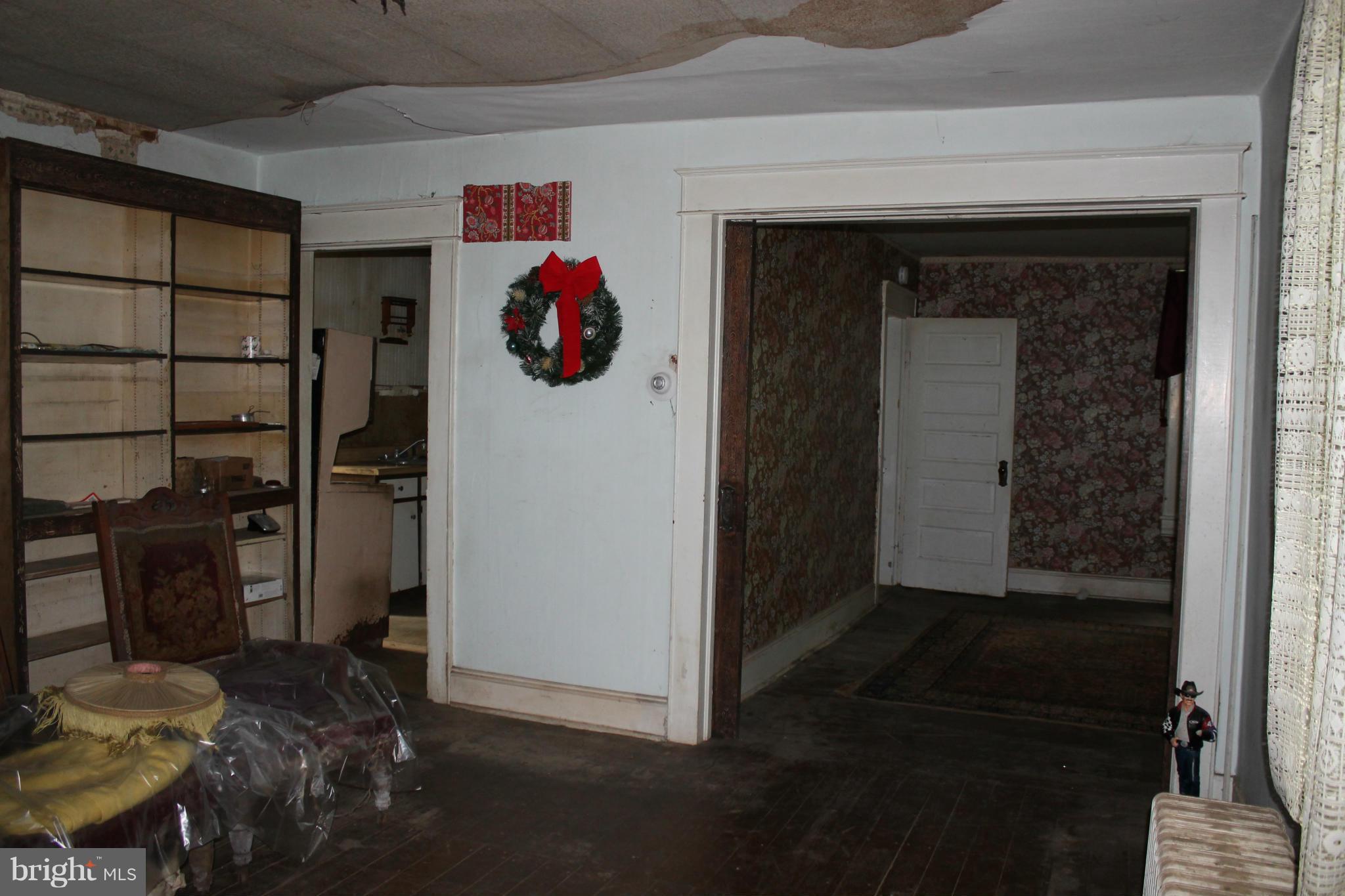 401 Henry Clay Street Harpers Ferry, WV 25425 - Photo 13 of 30 Living Room