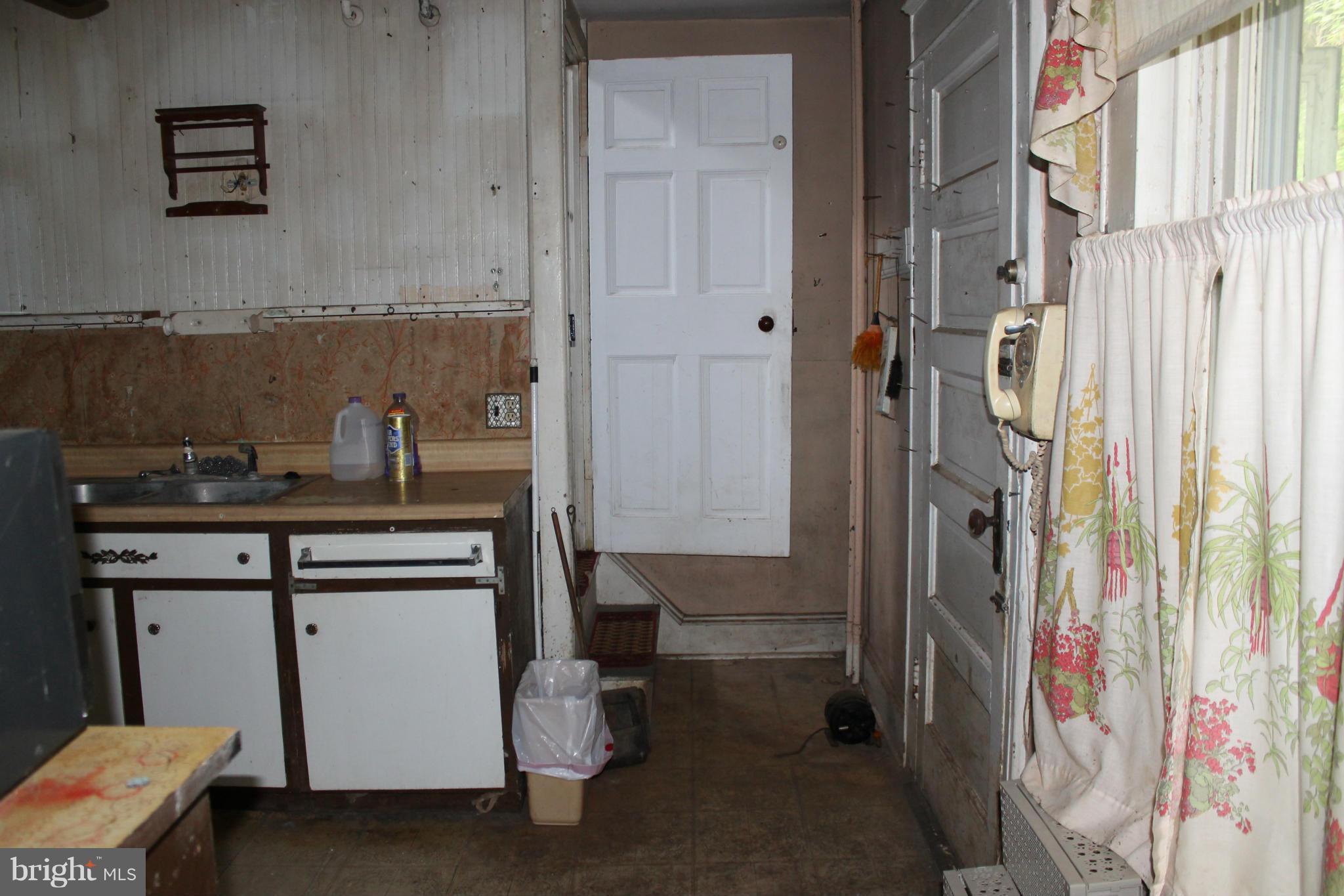 401 Henry Clay Street Harpers Ferry, WV 25425 - Photo 17 of 30 Kitchen