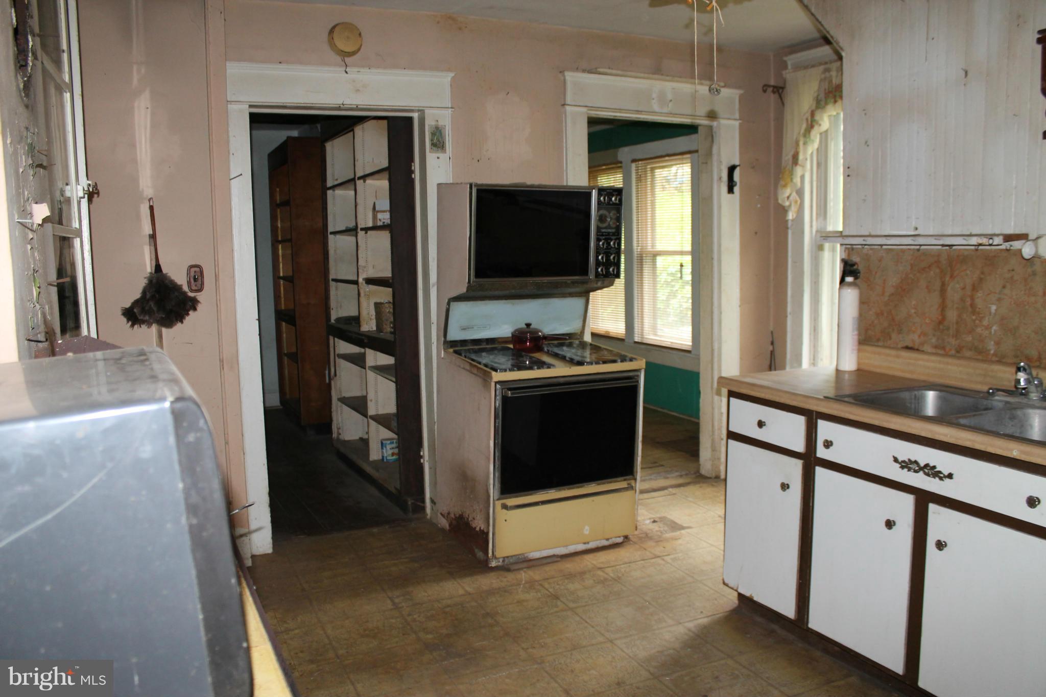 401 Henry Clay Street Harpers Ferry, WV 25425 - Photo 18 of 30 Kitchen