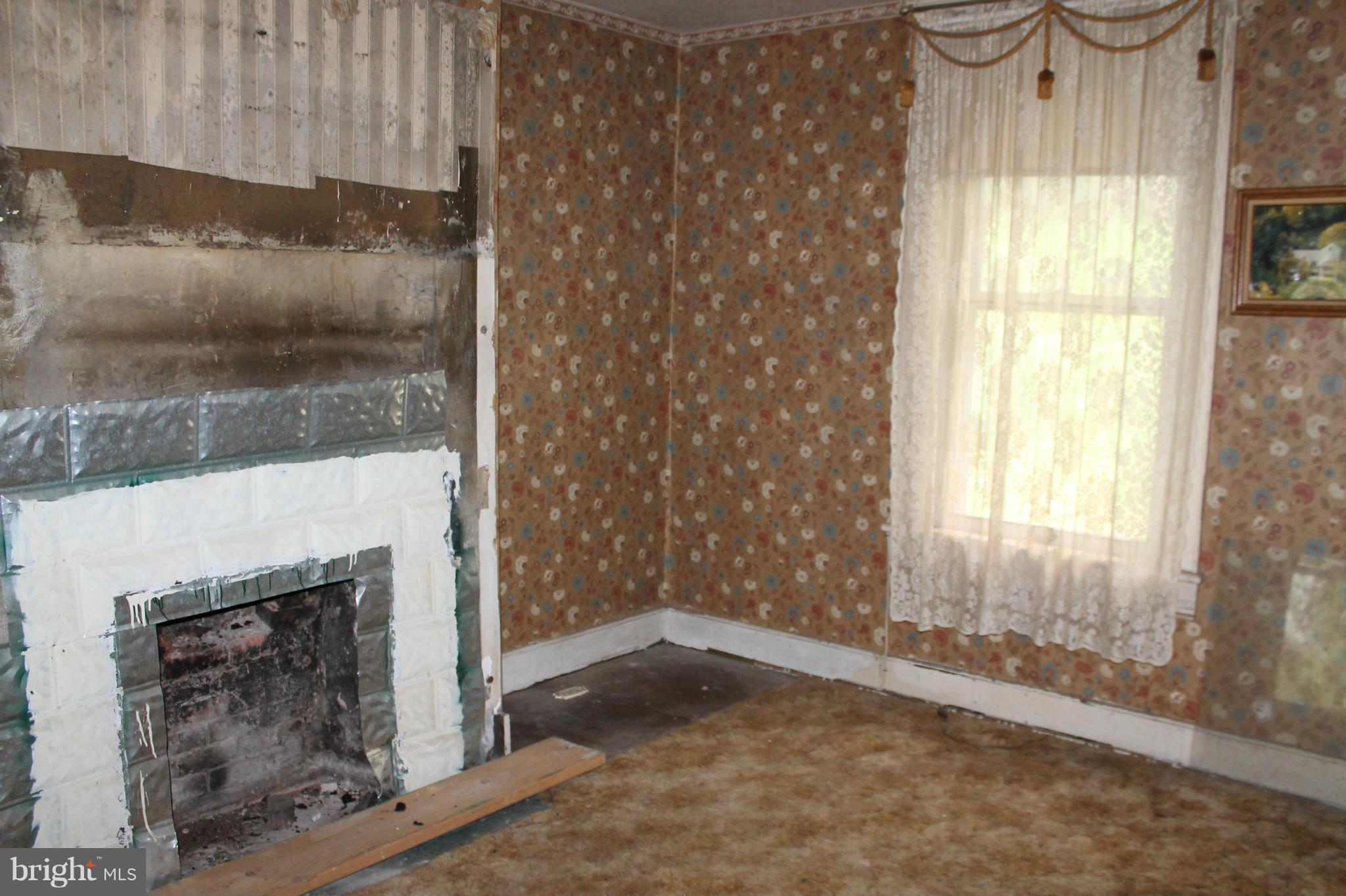 401 Henry Clay Street Harpers Ferry, WV 25425 - Photo 10 of 30 Living Room