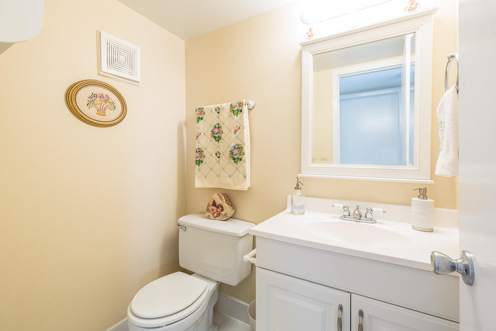 38 Brighton East, Unit A Boca Raton, FL 33434 - Photo 13 of 15 Half bath