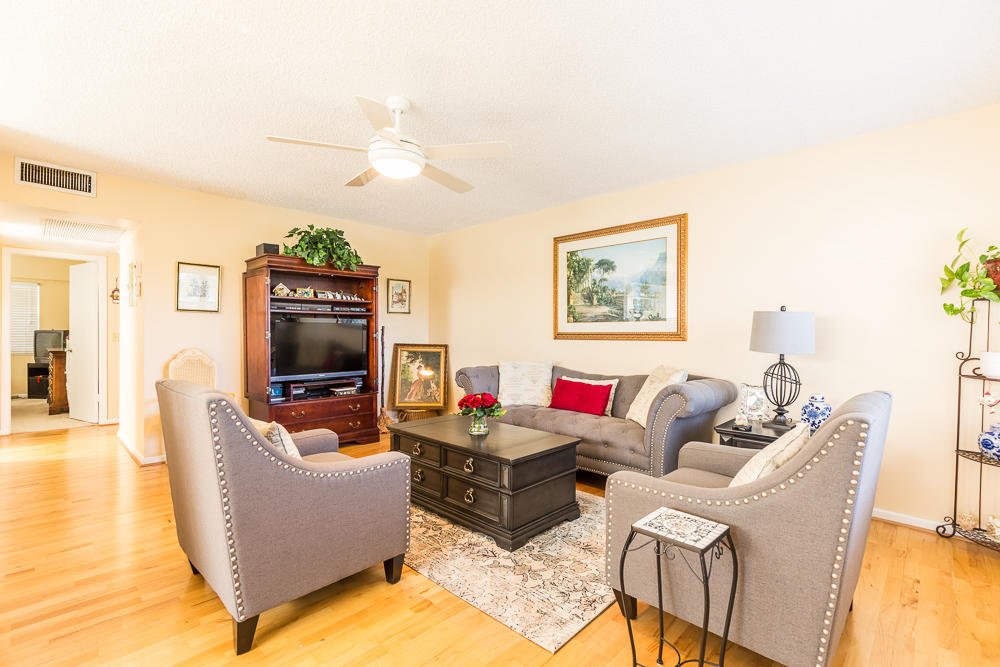 38 Brighton East, Unit A Boca Raton, FL 33434 - Photo 3 of 15 Living room