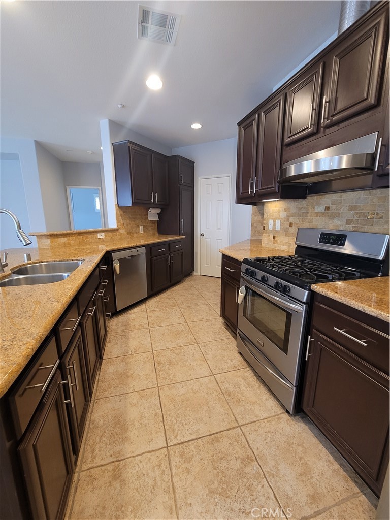 74 Rosenblum, Unit 108 Irvine, CA 92602 - Photo 13 of 33