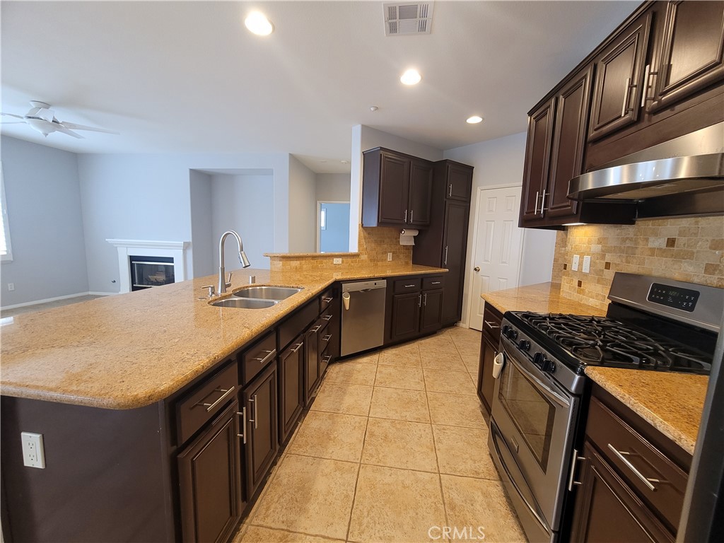 74 Rosenblum, Unit 108 Irvine, CA 92602 - Photo 9 of 33