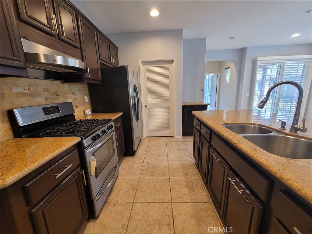 74 Rosenblum, Unit 108 Irvine, CA 92602 - Photo 10 of 33