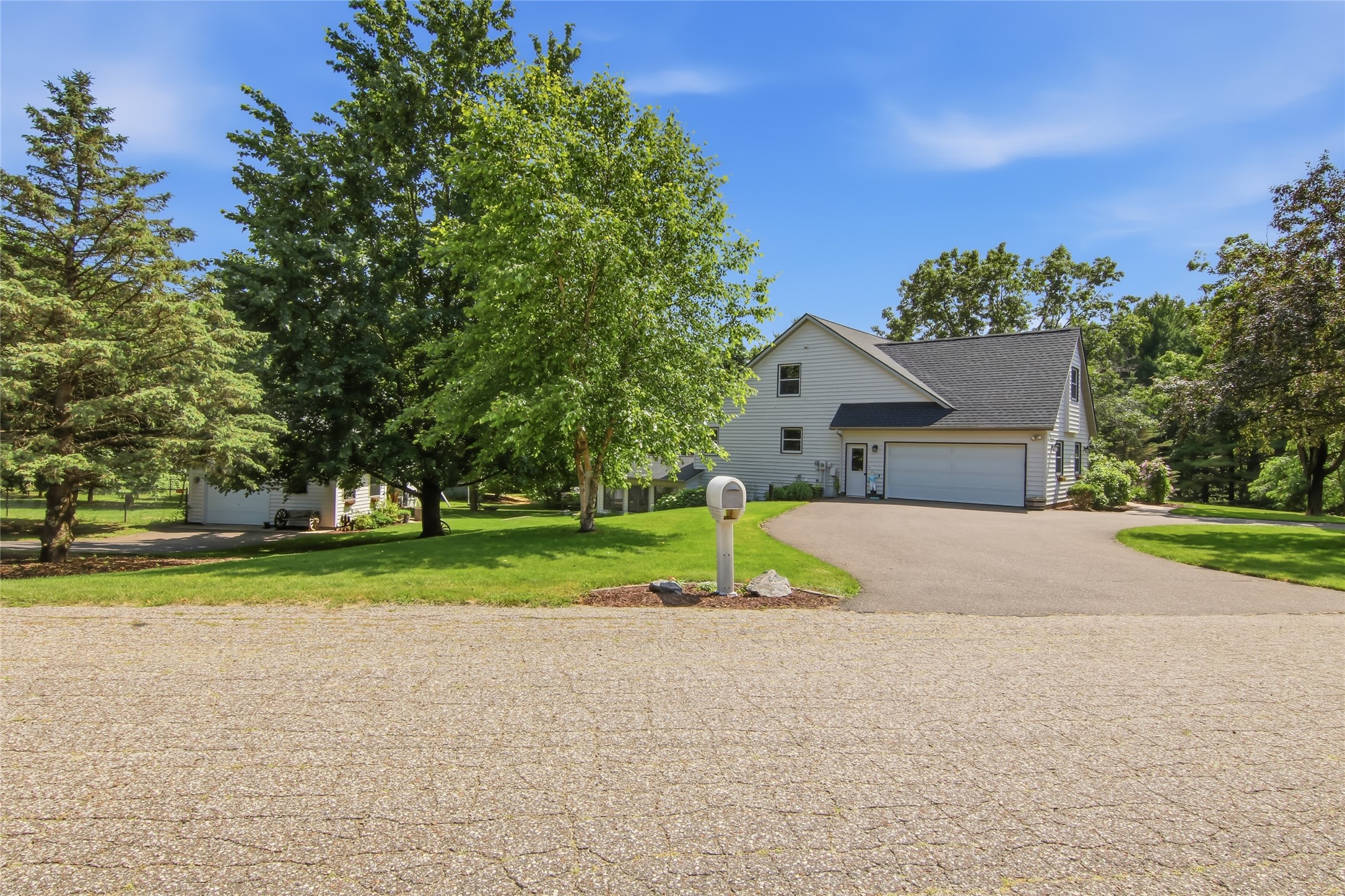 E4520 Woodfield Road Eau Claire, WI 54701 - Photo 7 of 51