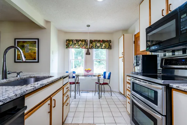 $369,900 | 2775 Lakeland Drive, Berrien Springs, MI 49103