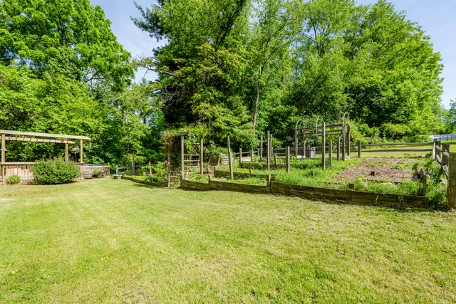 $369,900 | 2775 Lakeland Drive, Berrien Springs, MI 49103