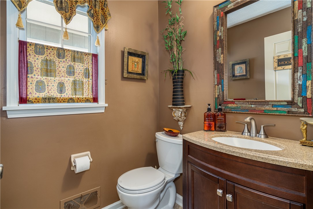 7 Bardney Circle Perinton, NY 14450 - Photo 19 of 38 Updated power room.