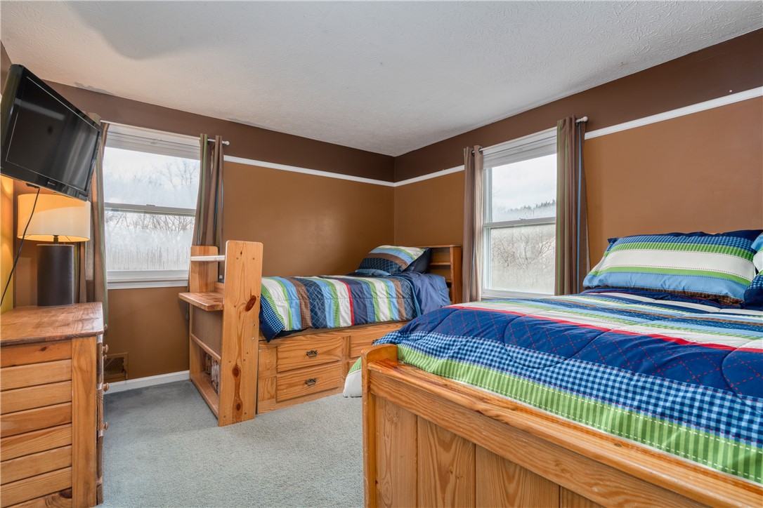 7 Bardney Circle Perinton, NY 14450 - Photo 30 of 38 3rd bedroom has two large beds in it! Very ROOMY!!